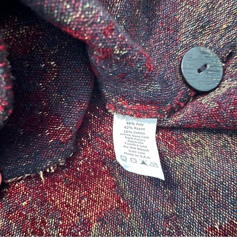 Beautiful C.M.C. Tapestry Coat in burgundy and gold.  Size M - Picture 5 of 5